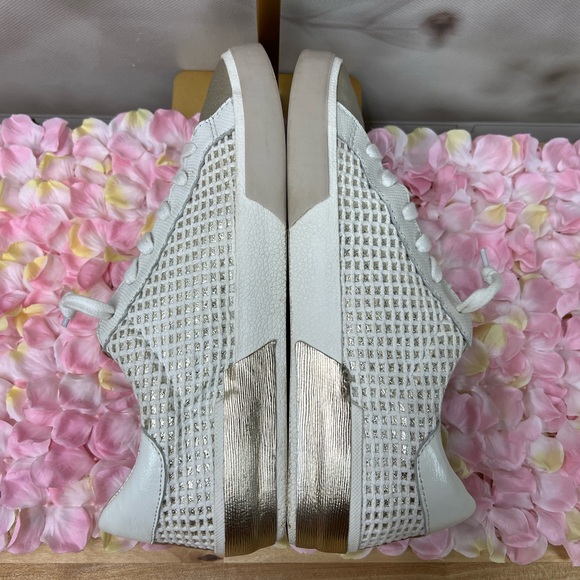 Dolce Vita Zina Wide Sneakers Bone
Gold Woven size 9 - Picture 6 of 10